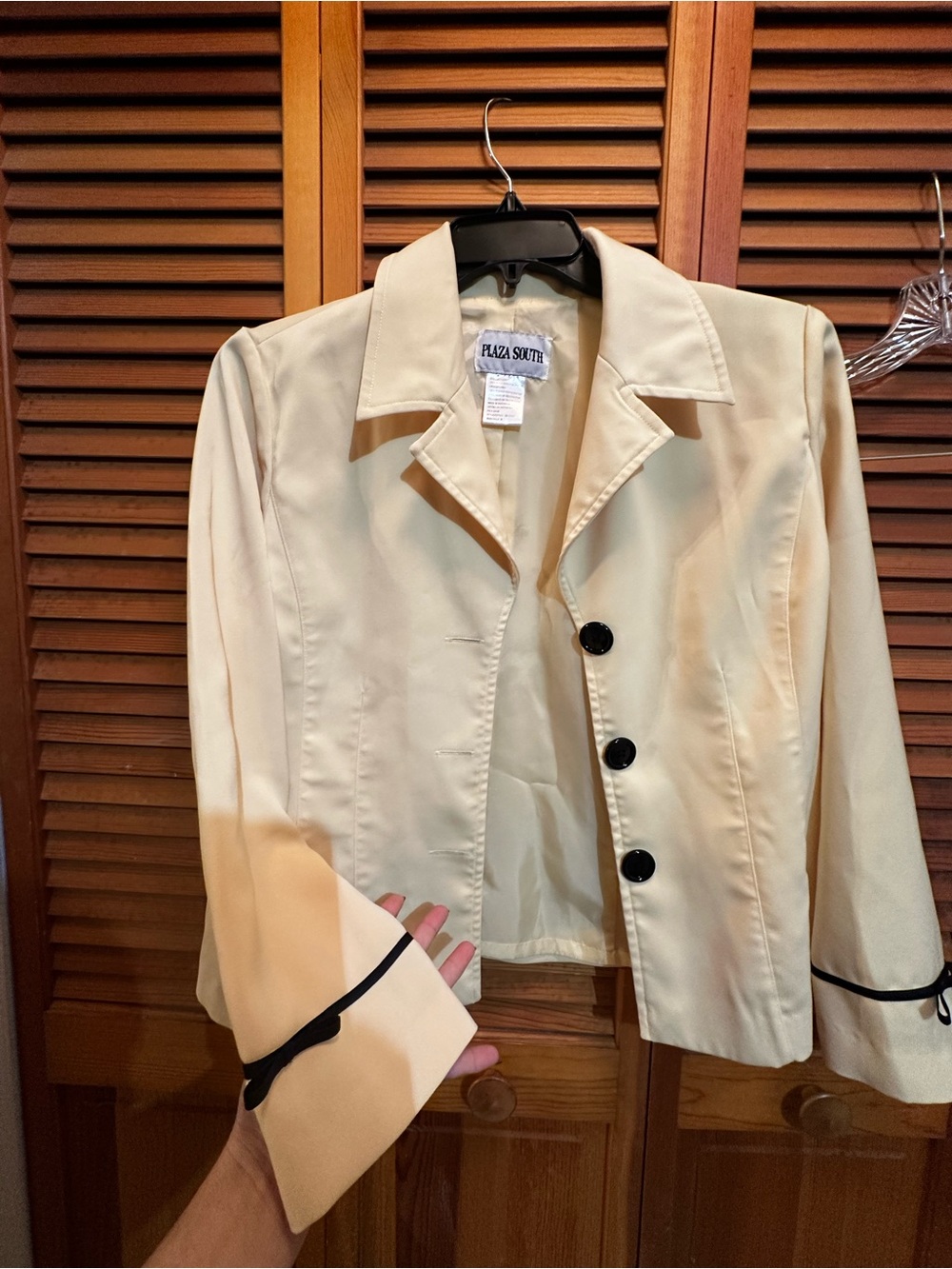 Blazer - Picture 2 of 3